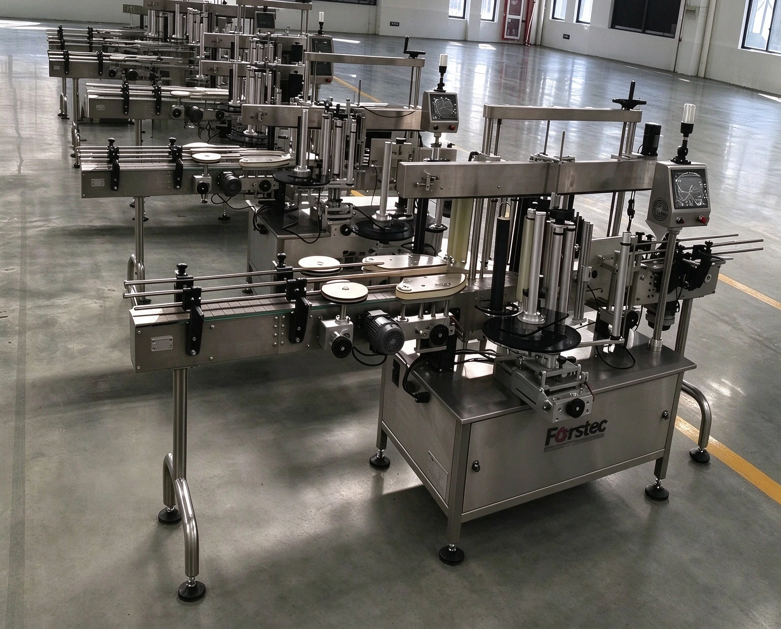automatic round bottle self-adhesive labeling equipment