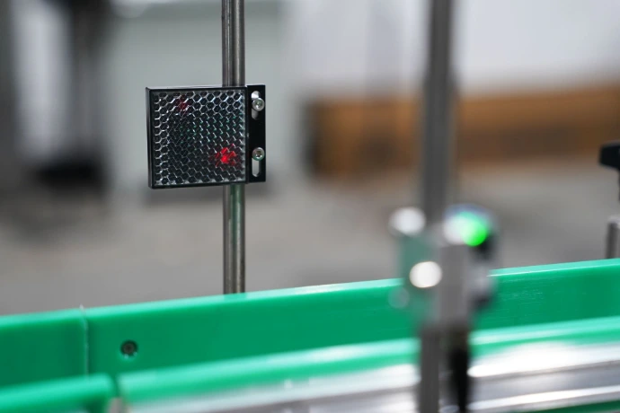 Precision servo piston volumetric filling machine with quick-clean sanitary design and 1-year warranty